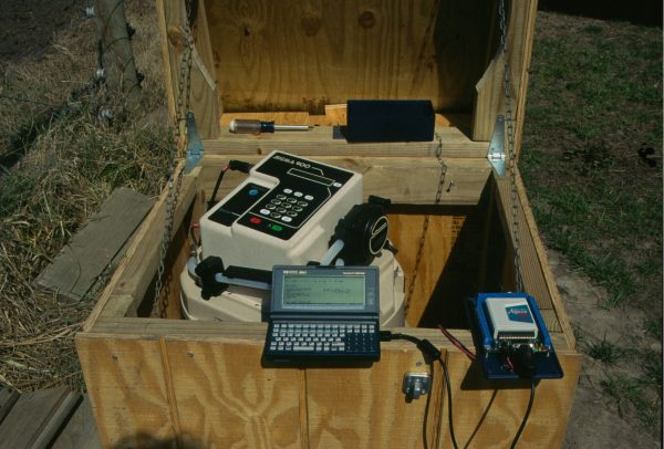 field box with automatic water sampler