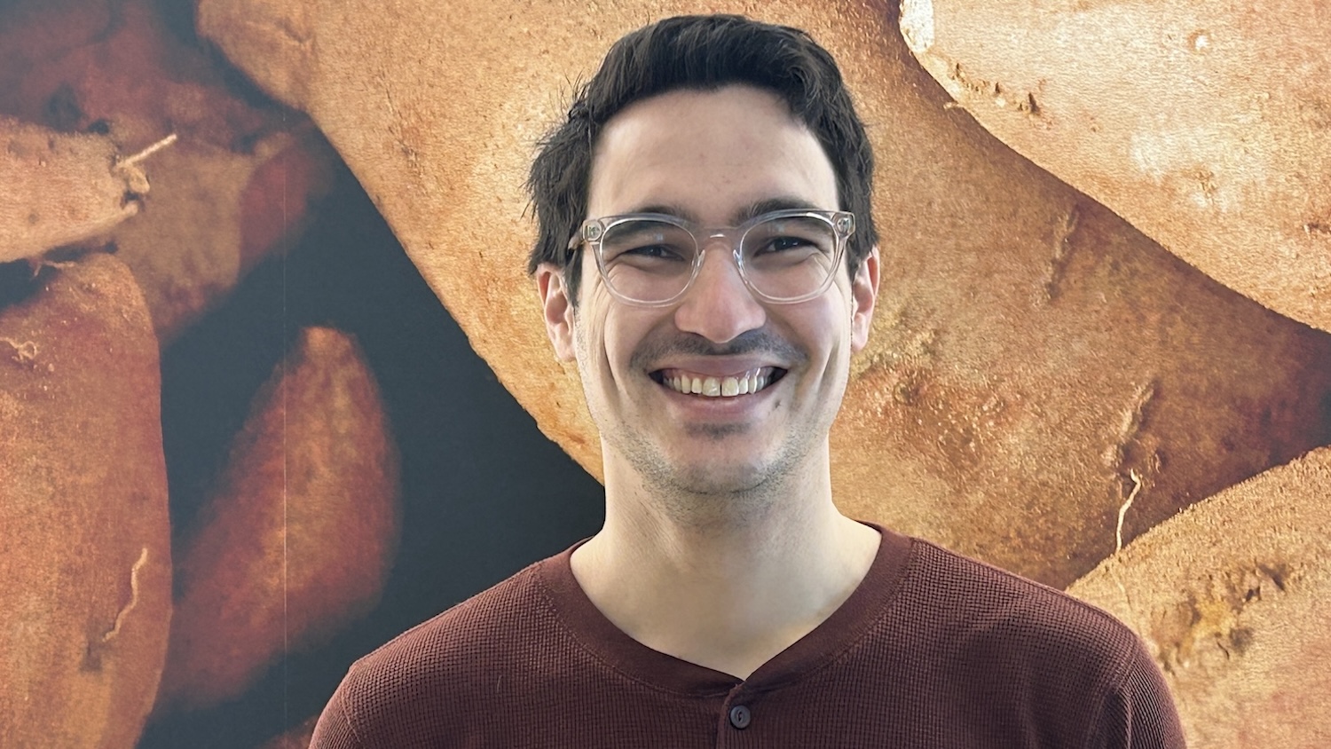 Headshot of Enrique Peña Martinez
